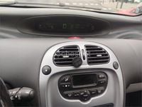 Usado Citroën Xsara Picasso Exclusive 110 CV (80 kW) 2007 Granate Monovolumen