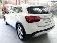 Usado Mercedes GLA200 Urban 156 CV (114 kW) 2019 Blanco SUV