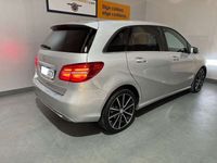 Usado Mercedes B200 136 CV (100 kW) 2017 Plateado Monovolumen