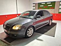 Usado Toyota Avensis Sol 116 CV (85 kW) 2005 Gris / plata Berlina