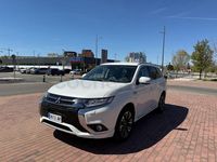 Usado Mitsubishi Outlander P-HEV 203 CV (149 kW) 2016 Blanco SUV