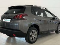 Usado Peugeot 2008 Style 100 CV (73 kW) 2018 Gris SUV