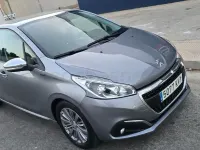 Usado Peugeot 208 GT 100 CV (73 kW) 2020 Gris / plata Utilitario