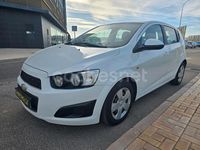 Usado Chevrolet Aveo LT 86 CV (63 kW) 2013 Blanco Berlina