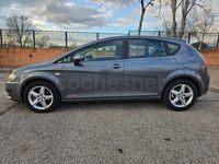 Usado Seat Leon Style 105 CV (77 kW) 2013 Gris / plata Berlina