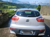 Usado Kia Rio 84 CV (61 kW) 2017 Blanco Berlina