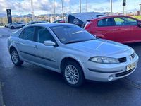 Usado Renault Laguna III Authentique 111 CV (81 kW) 2007 Gris / plata Berlina