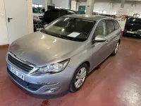 Usado Peugeot 308 SW Active 120 CV (88 kW) 2016 Gris / plata Familiar