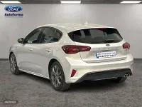 Usado Ford Focus ST-Line 125 CV (91 kW) 2025 Plateado Berlina