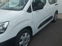 Usado Opel Combo Life Edition 102 CV (75 kW) 2022 Blanco Monovolumen