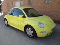 Usado VW New Beetle 90 CV (66 kW) 2001 Amarillo Utilitario