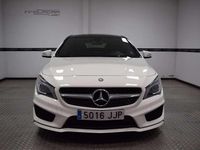 Usado Mercedes CLA200 Shooting Brake AMG line 136 CV (100 kW) 2015 Blanco Familiar