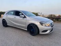 Usado Mercedes A200 Urban 136 CV (100 kW) 2013 Gris / plata Utilitario