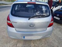 Usado Hyundai i20 85 CV (62 kW) 2012 Gris / plata Utilitario