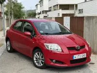 Usado Toyota Auris Luna 90 CV (66 kW) 2008 Rojo Utilitario
