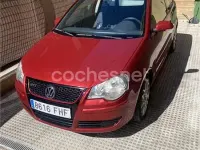 Usado VW Polo Advance 70 CV (51 kW) 2006 Granate Utilitario