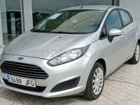 Usado Ford Fiesta Trend 82 CV (60 kW) 2015 Gris / plata Utilitario