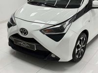 Usado Toyota Aygo X-play 72 CV (52 kW) 2020 Blanco Utilitario