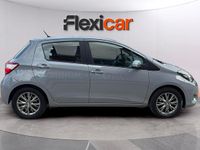 Usado Toyota Yaris Active 69 CV (50 kW) 2019 Gris Utilitario