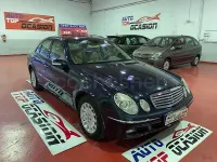 Usado Mercedes E320 Avantgarde 224 CV (164 kW) 2005 Azul Berlina