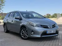 Usado Toyota Auris Hybrid Advance 136 CV (100 kW) 2016 Gris / plata Familiar