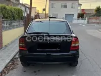Usado Opel Astra Edition 125 CV (91 kW) 2002 Negro Berlina
