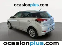 Usado Hyundai i20 84 CV (61 kW) 2018 Gris / plata Berlina