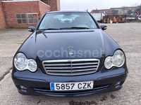 Usado Mercedes C220 Elegance 150 CV (110 kW) 2004 Azul Berlina