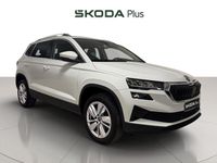 Usado Skoda Karoq Selection 150 CV (110 kW) 2025 Blanco SUV
