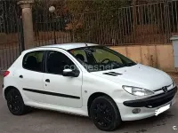 Usado Peugeot 206 70 CV (51 kW) 1999 Blanco Utilitario