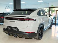 Usado Porsche Cayenne Turbo E-Hybrid 740 CV (544 kW) 2024 Gris / plata SUV