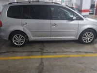 Usado VW Touran Advance 105 CV (77 kW) 2012 Gris / plata Monovolumen
