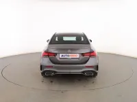 Usado Mercedes A180 AMG line 136 CV (100 kW) 2022 Gris Berlina