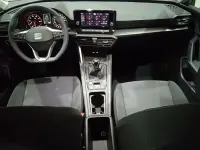 Usado Seat Leon Style 110 CV (80 kW) 2024 Azul Berlina