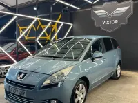 Usado Peugeot 5008 Premium 120 CV (88 kW) 2010 Azul Monovolumen