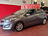 Usado Hyundai i30 110 CV (80 kW) 2013 Gris / plata Berlina