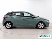 Usado Hyundai i20 101 CV (74 kW) 2022 Verde Berlina