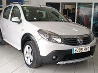 Usado Dacia Sandero Ambiance 75 CV (55 kW) 2012 Gris / plata Berlina