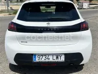 Usado Peugeot 208 Allure 100 CV (73 kW) 2022 Blanco Utilitario