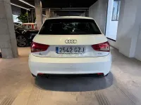 Usado Audi A1 Attraction 105 CV (77 kW) 2011 Blanco Utilitario