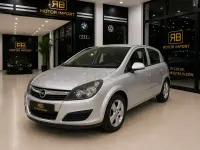 Usado Opel Astra Enjoy 120 CV (88 kW) 2007 Gris / plata Berlina