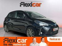 Usado Toyota Yaris Hybrid Active 100 CV (73 kW) 2019 Negro Berlina