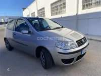 Usado Fiat Punto 70 CV (51 kW) 2005 Gris / plata Utilitario