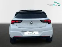 Usado Opel Astra Selective 110 CV (80 kW) 2019 Blanco Berlina