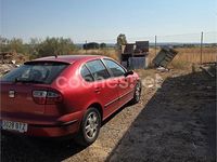 Usado Seat Leon Sport 105 CV (77 kW) 2002 Granate Utilitario