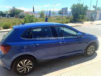 Usado VW Polo Life 95 CV (69 kW) 2022 Azul Berlina