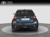Usado Toyota Yaris Hybrid Style 116 CV (85 kW) 2022 Negro Monovolumen