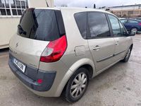 Usado Renault Scénic II Dynamique 105 CV (77 kW) 2006 Gris / plata Monovolumen