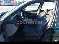 Usado Peugeot 406 112 CV (82 kW) 1998 Verde Berlina