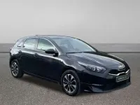 Usado Kia Ceed 101 CV (74 kW) 2024 Negro Utilitario